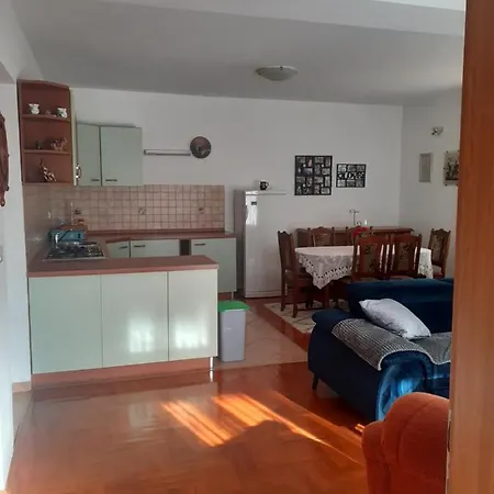 Sem Apartment Tar-Vabriga Exterior photo